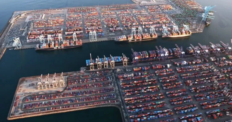 container-imports-soar-port-los-angeles